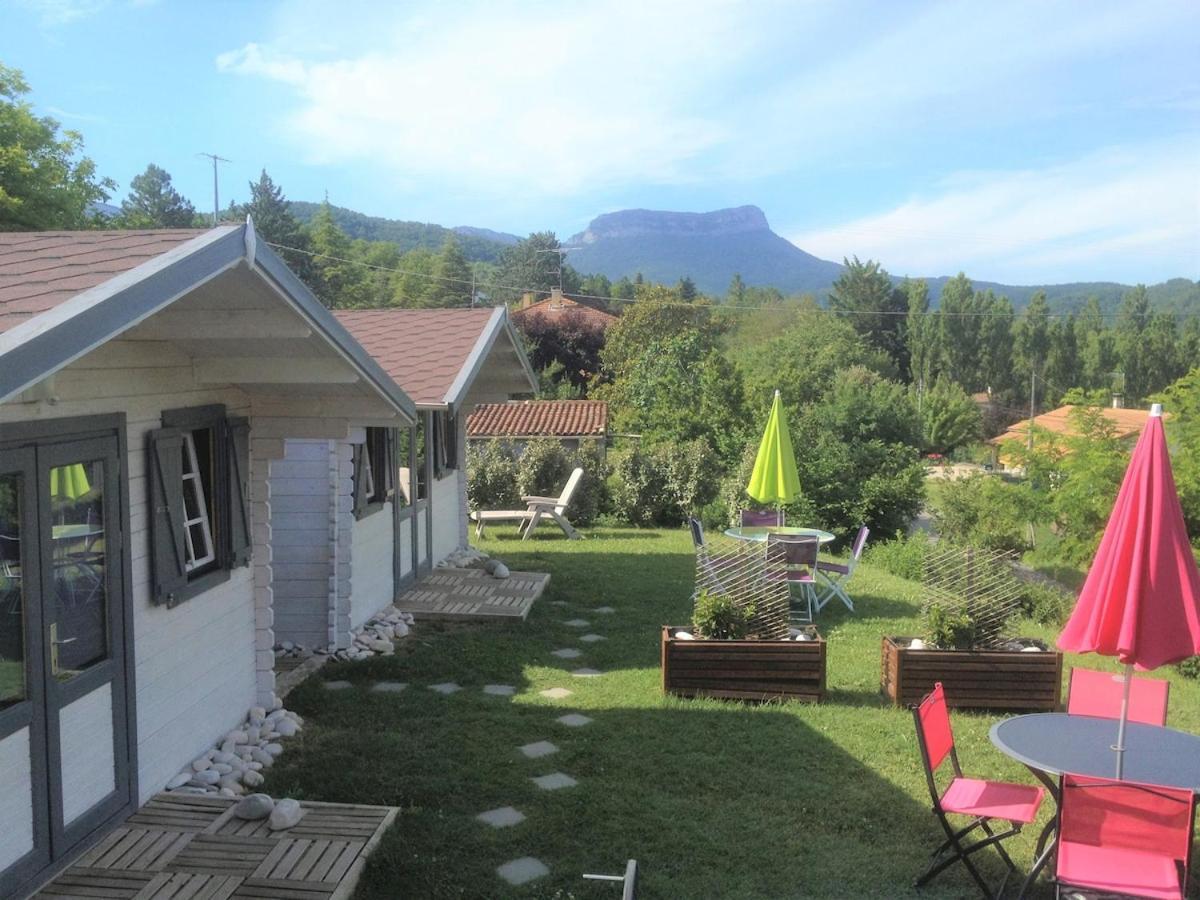 Maison De Vacances Avec Ses Petits Chalets Aouste-sur-Sye Екстер'єр фото